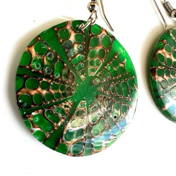 Green and brown shell round earrings - Picture 5 of 12